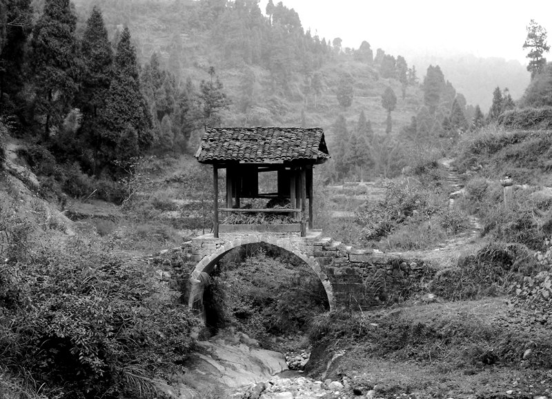 帅哥美女铁马欢，扬鞭赏罢古寨还插图25