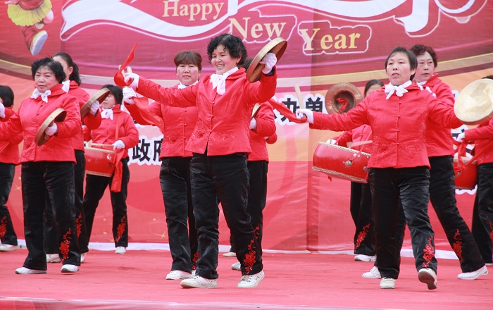 上刀梯舞龙狮惊险刺激   颂欢歌跳劲舞喜庆新年——正安2011年春节联欢活动全程记录插图55