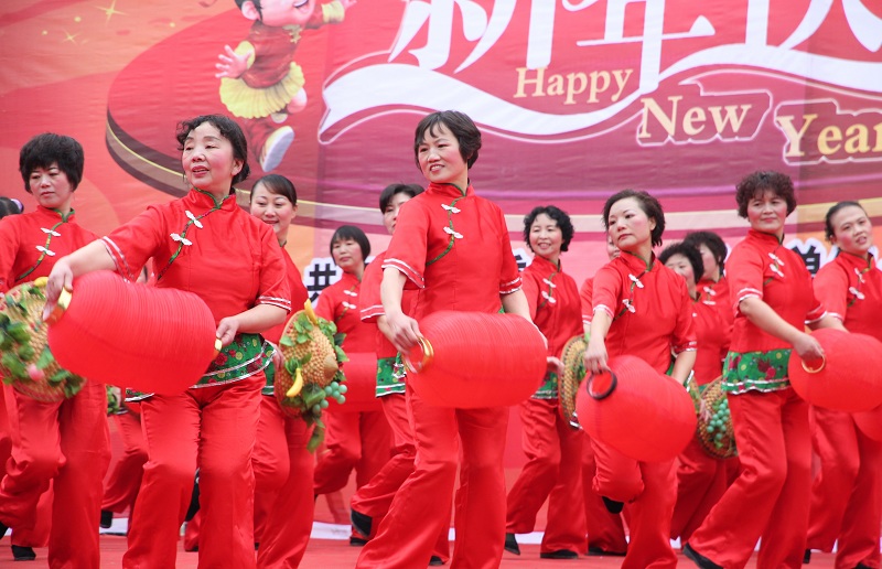 上刀梯舞龙狮惊险刺激   颂欢歌跳劲舞喜庆新年——正安2011年春节联欢活动全程记录插图61