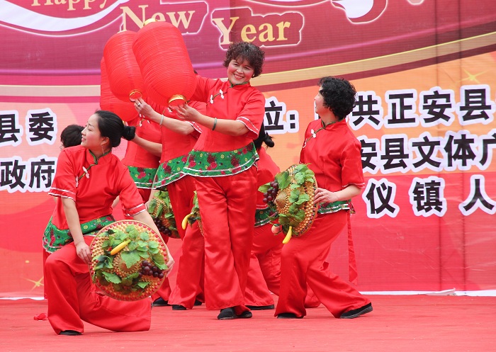 上刀梯舞龙狮惊险刺激   颂欢歌跳劲舞喜庆新年——正安2011年春节联欢活动全程记录插图64