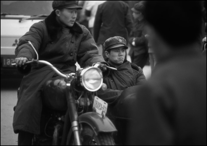 走在80年代的大街上插图7