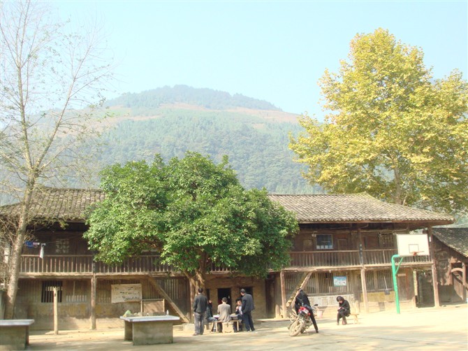 秋日静美小山村插图3