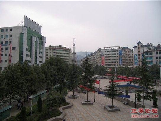 尹珍（新天）广场插图1
