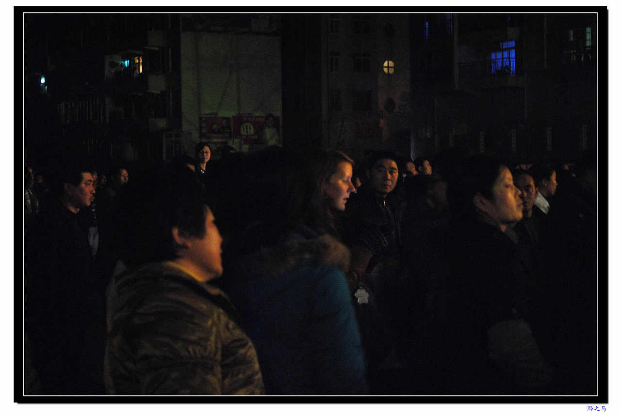 正月初九县城里的焰火晚会插图8