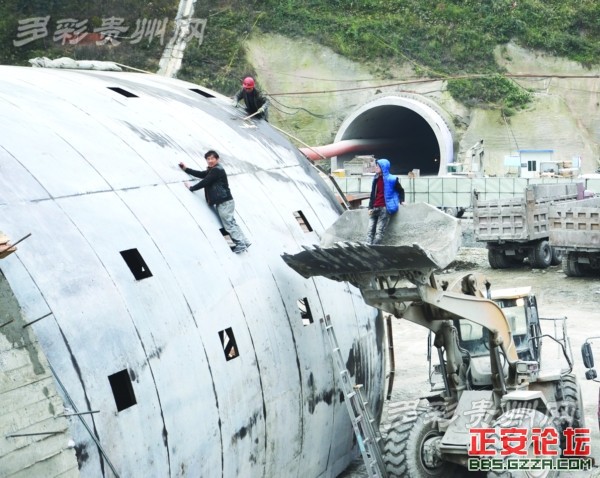 穿山跨江　鏖战正酣——正安县高速公路建设纪实插图2