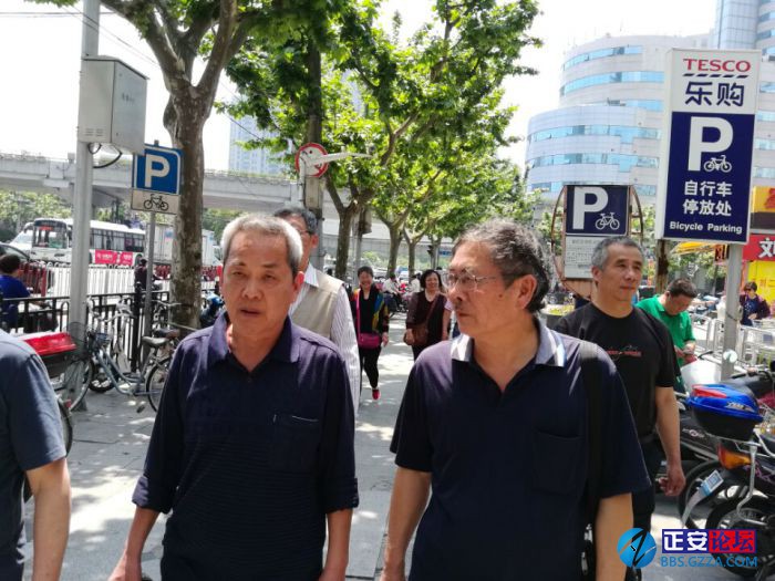 当年插队生活艰难，今日欢聚情深意长插图1