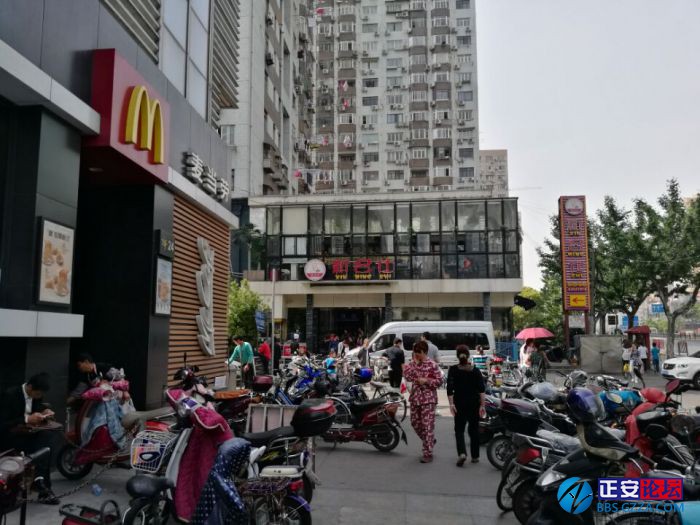 当年插队生活艰难，今日欢聚情深意长插图2