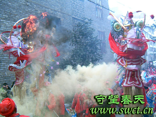 正安县安场玩龙灯插图1