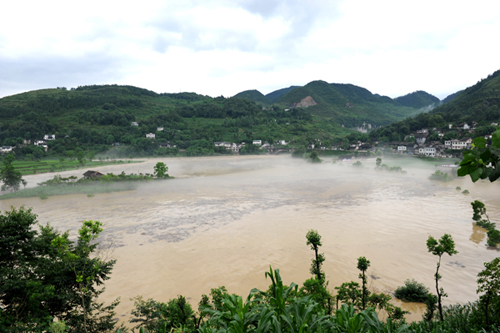 虽为同一景，别有两重天插图1