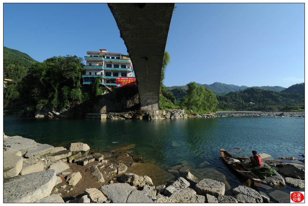 虽为同一景，别有两重天插图13
