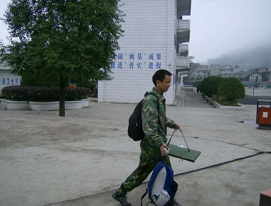 老朱狼狈登绝顶，七贤恣意穿竹林插图1