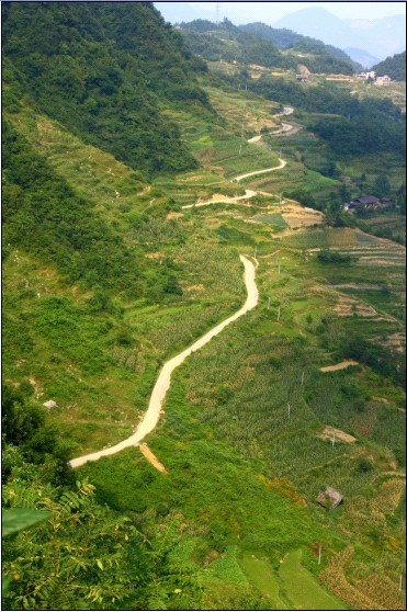 家在梨垭 十八山弯.jpg
