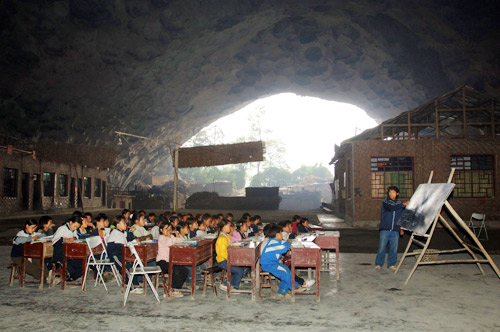贵州紫云：建在山洞中的小学校（组图）