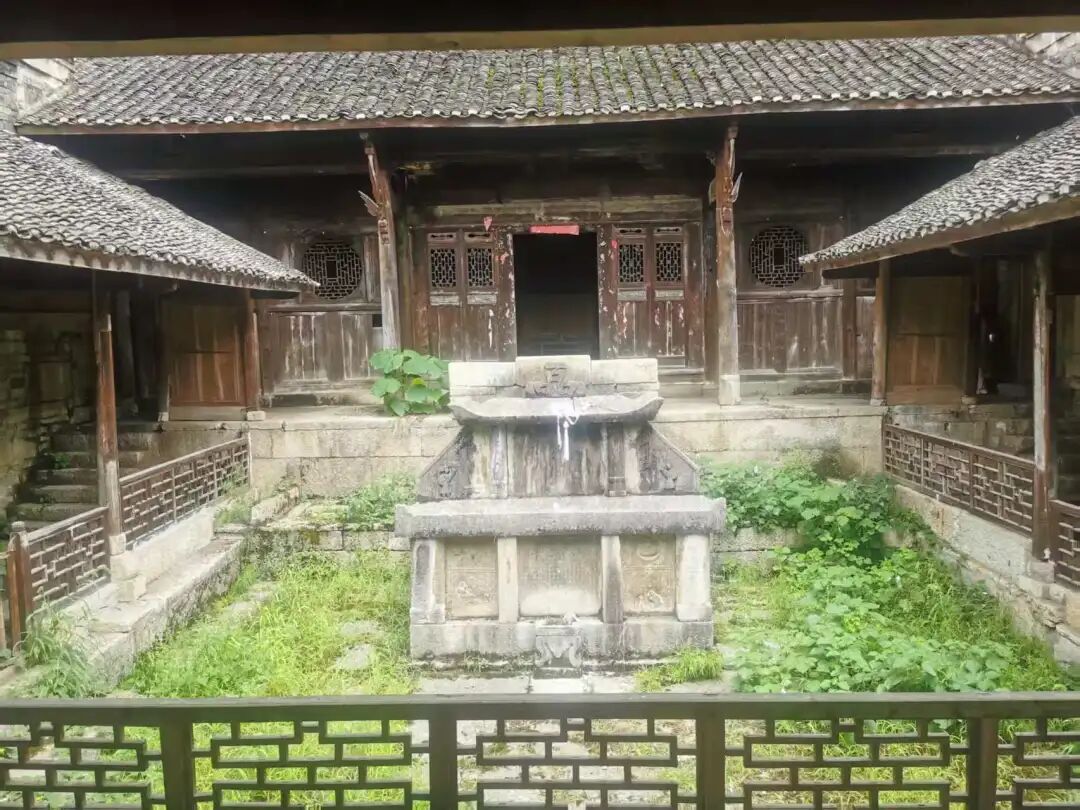中观陈家祠堂“人穴同宅”奇观插图2 图片