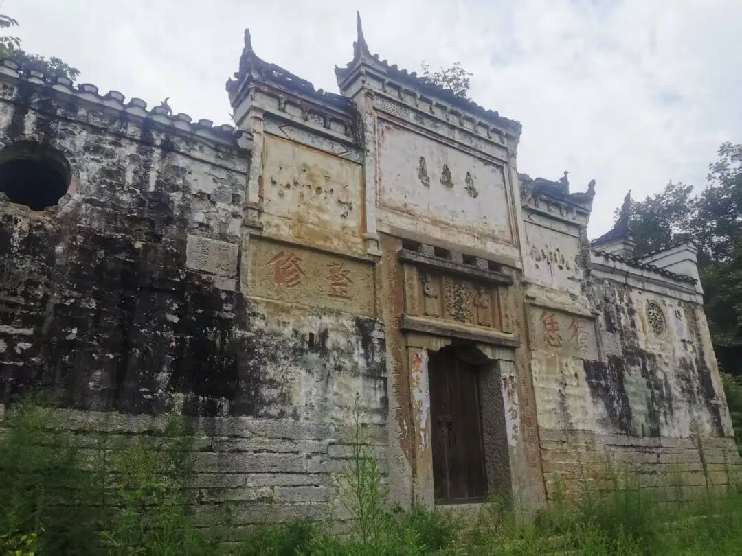 中观陈家祠堂“人穴同宅”奇观插图1 图片